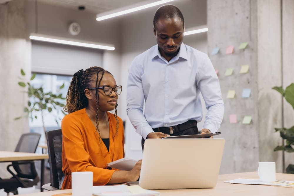 Équipe Akson Group collaborant